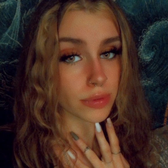 Meet your Posher, Reagan - Picture 2 of 2